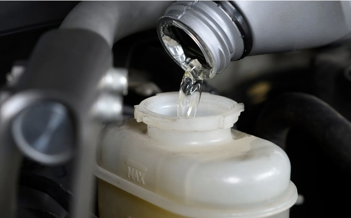 7 Cara Jaga Rem Mobil Tetap Baik, Berkendara Jauh Lebih Aman!