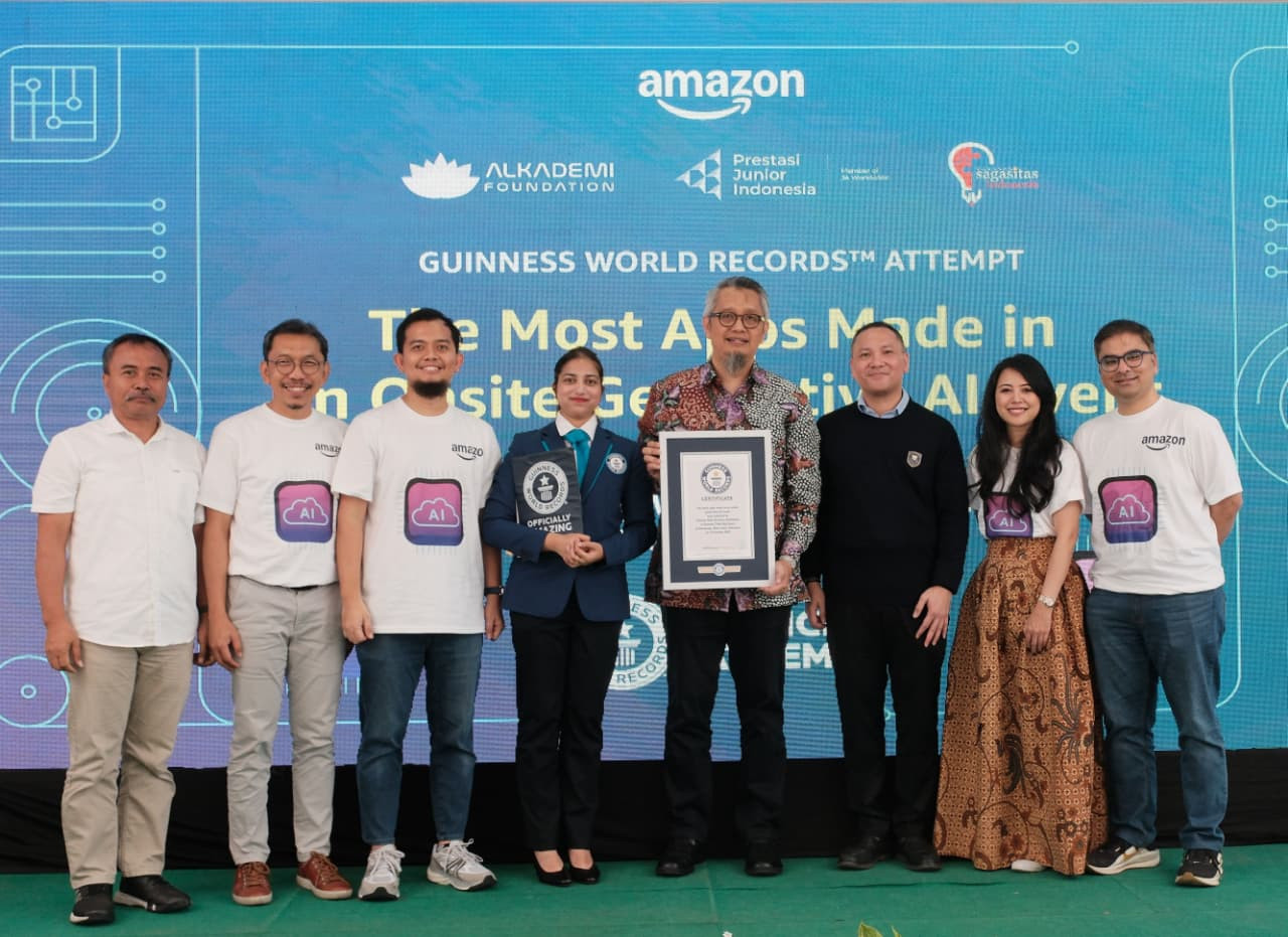 Amazon dan Sekolah Jabar Pecahkan Rekor Dunia AI Generatif