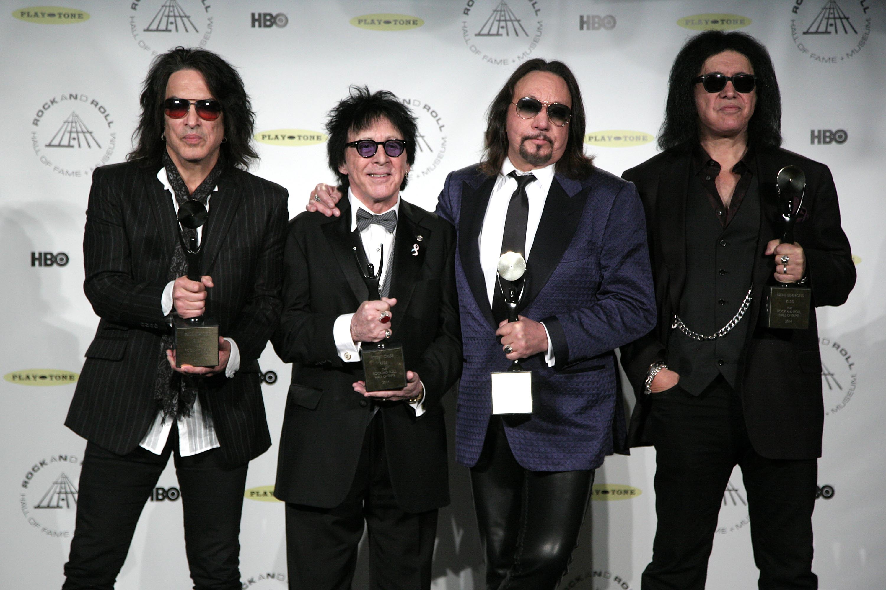En usminket versjon av originalbesetningen i Kiss da de ble tatt inn i Rock and Roll Hall of Fame i 2014. Fra venstre: Paul Stanley, Peter Criss, Ace Frehley og Gene Simmons. Arkivfoto: Andy Kropa / Invision / AP / NTB