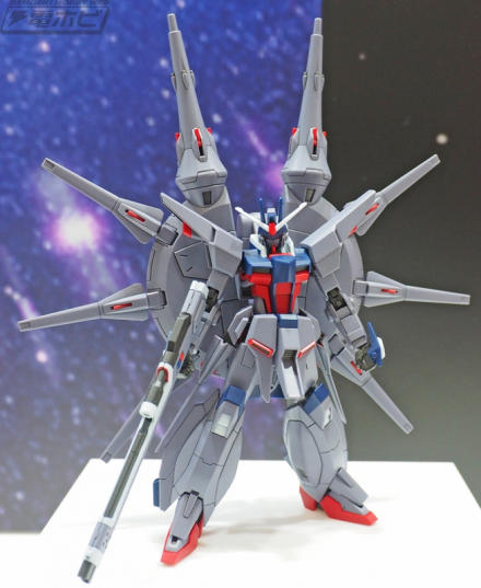 【組立済み】MG ストライクフリーダム　＋　MG デスティニーガンダム MG 機動戦士ガンダムSEED DESTINY ストライクフリーダムガンダム