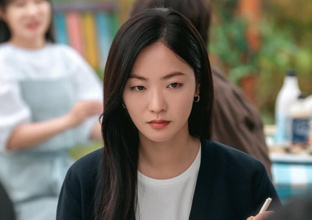 7 Bukti Young Ran Lepas dari Manipulasi Ibunya di Ms. Incognito 6