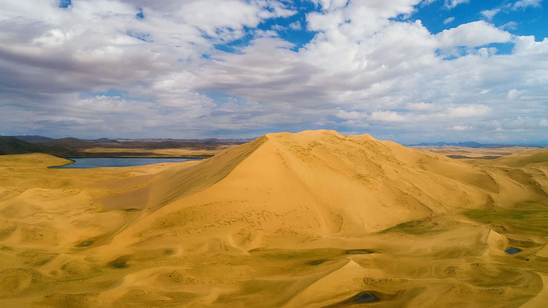 Khongor Sand Dunes and Desert Scenery – Mongolia in 4K