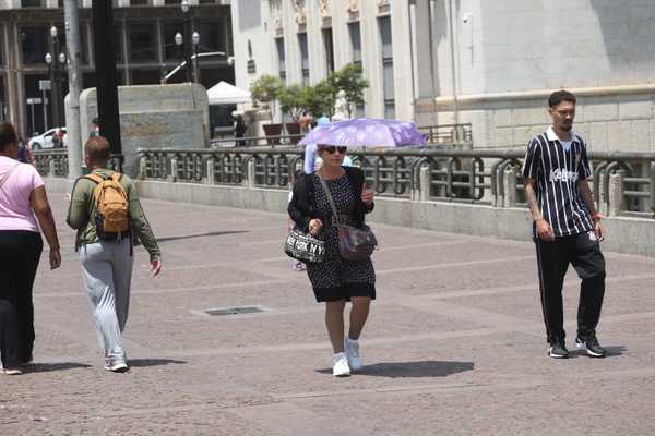 ‘Gangorra do tempo’: calor pode chegar aos 34°C nesta sexta em SP, mas frente fria derruba temperaturas no fim de semana