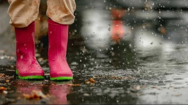 Cuaca Jakarta 26 Oktober: Hujan Petir Guyur Jaksel dan Jaktim Sore