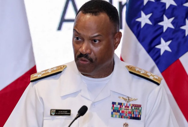 Top U.S. admiral Alvin Holsey quits after failed Venezuela strikes ...