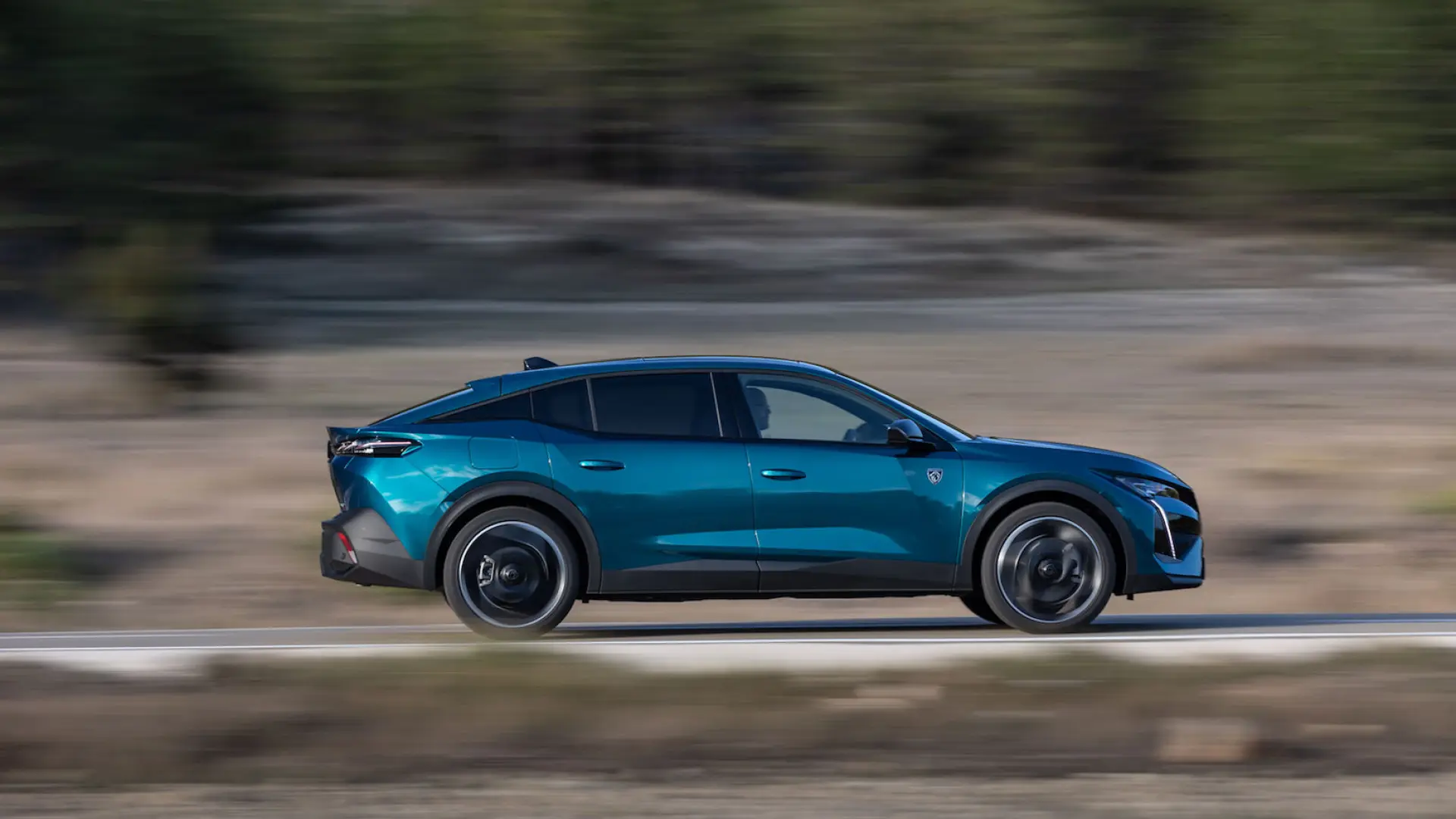 Probamos el Peugeot E-408, un eléctrico diferente en el que tal vez no ...