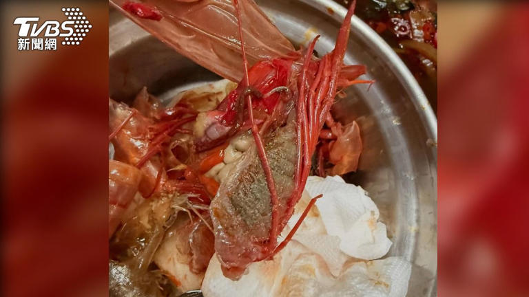 赤色の日月硯(蝦頭紅) 消費者花699元買紅魔蝦「咬一口滿嘴沙」 專家曝風險