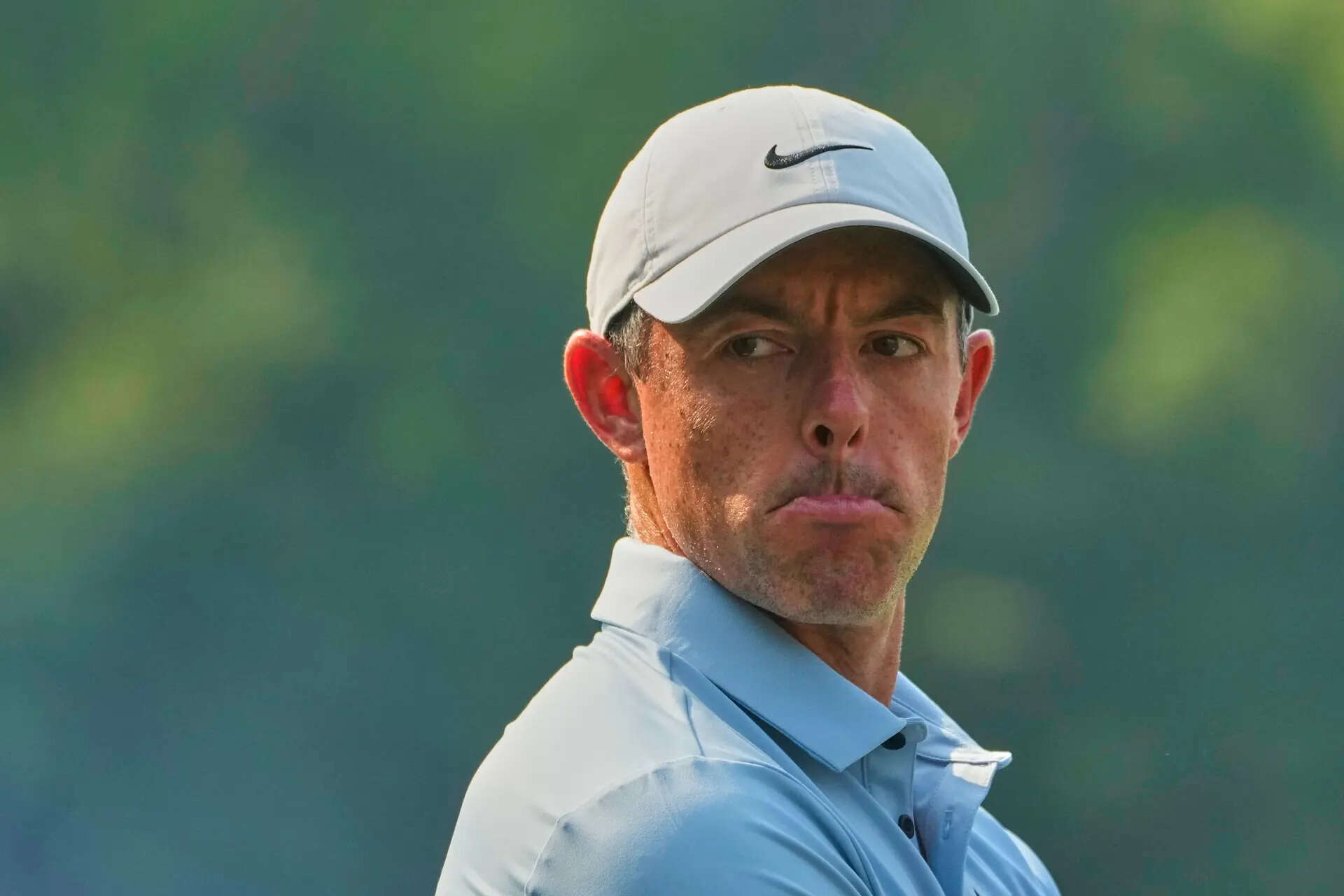 Shane Lowry takes lead, Rory McIlroy and rising stars shine in DP World ...