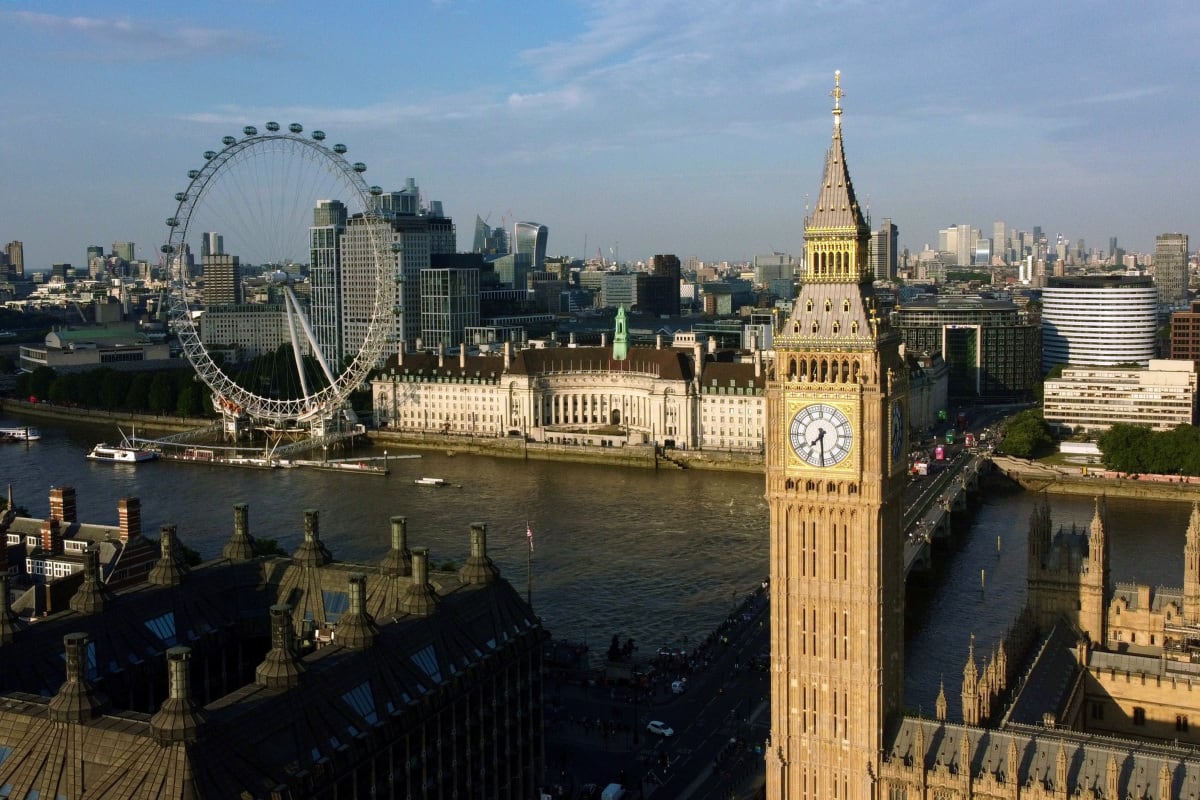 Why Do Clocks Go Back One Hour In 2025? The Reason Is Simple But This ...