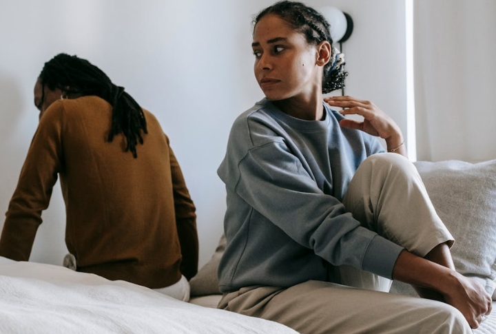 10 Things Wives Start Doing When They're Unhappy At Home