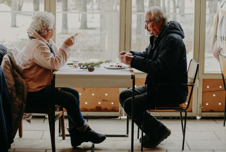 10 Simple Ways Retirees Spend Less In Their Day-To-Day Lives