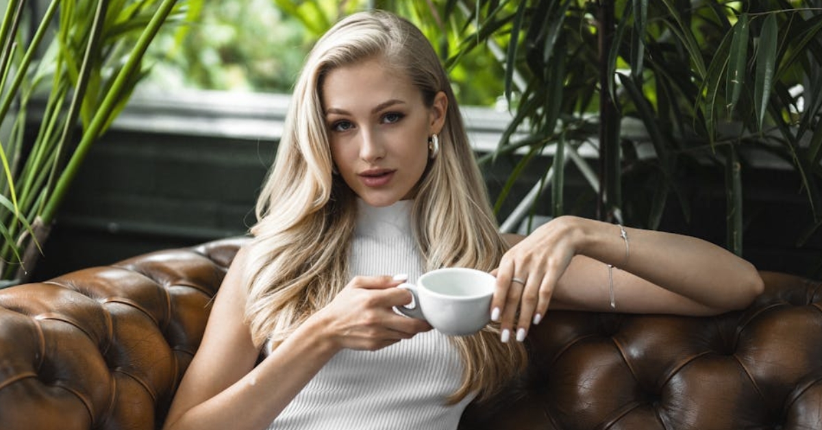 10 Things Wives Start Doing When They're Unhappy At Home