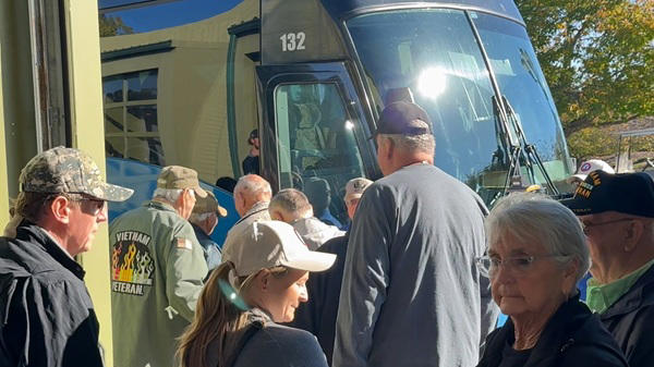 Vietnam veterans embark on honor flight to DC