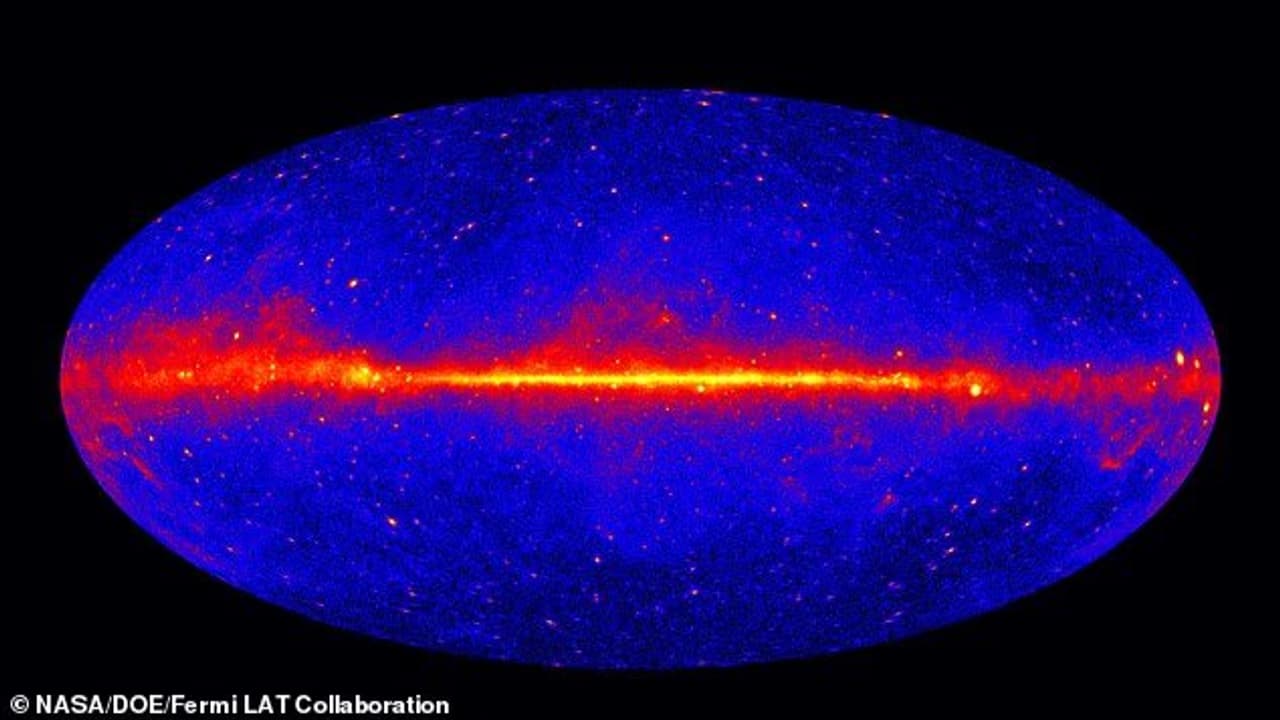 Dark Matter May Leave a Subtle Red-Blue Glow in the Universe, Study Finds