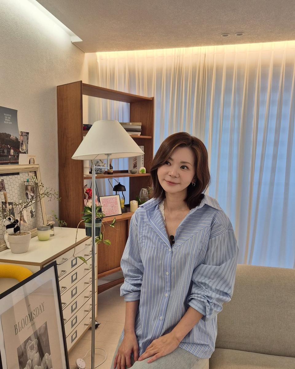 “가을 밤 산책, 일상의 온기”…장서희, 여유 속 미소→따뜻한 환대