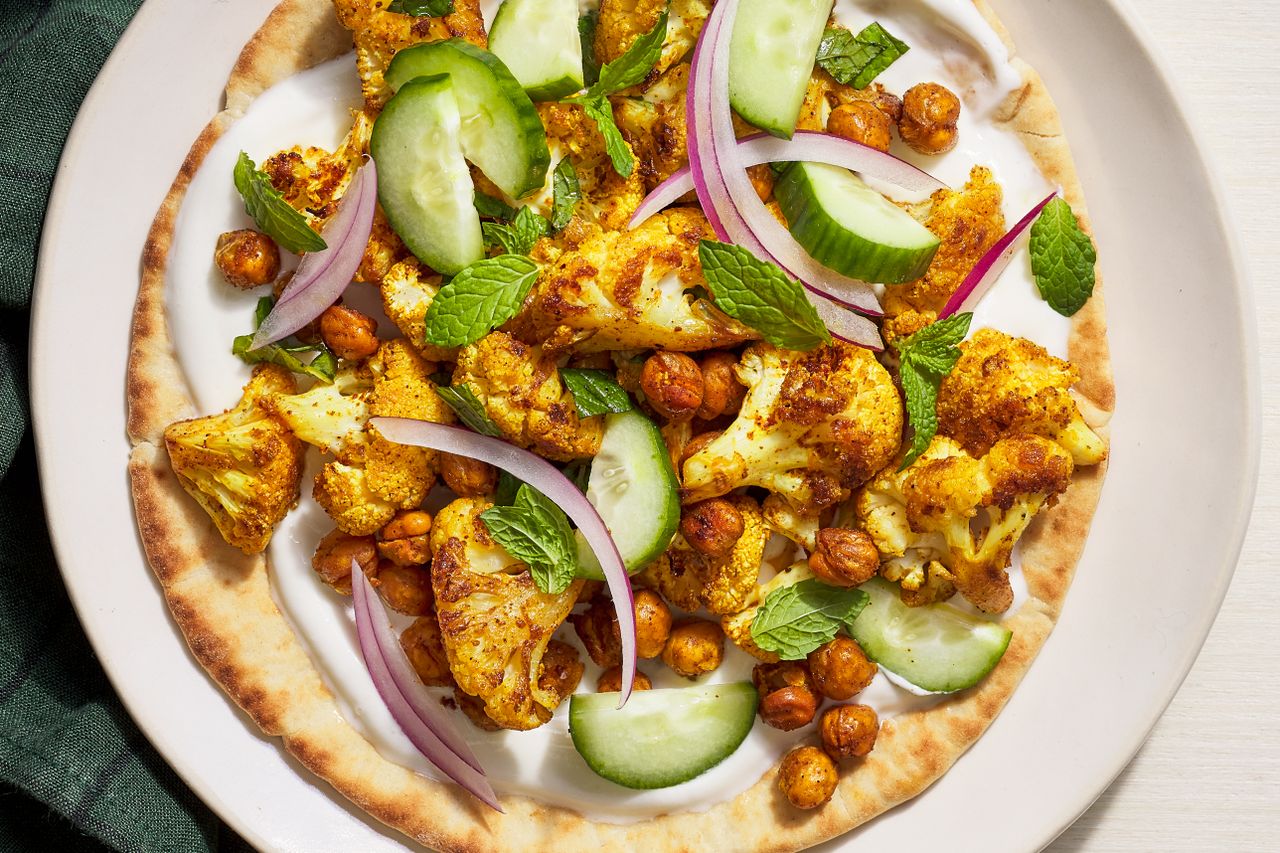 1023-DIN-Cauliflower-and-Chickpea-Shawarma-Wraps