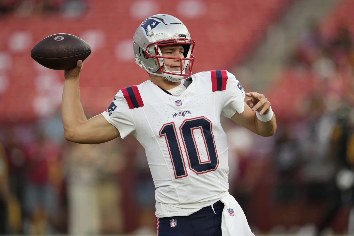 2025 NFL Week 8 QB Rankings: Top 10 Quarterbacks With Highest CMP%