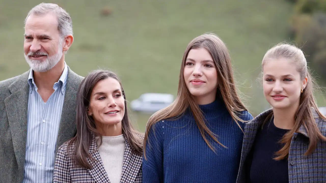 La agenda de los Reyes para la próxima semana, marcada por el especial reencuentro de Felipe, Letizia, Leonor y Sofía en Asturias