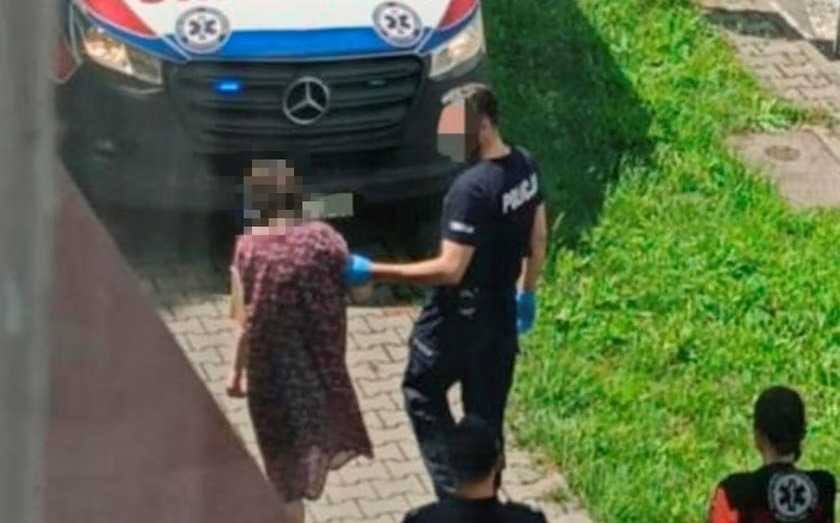 Người phụ nữ 27 năm chỉ ở trong nhà