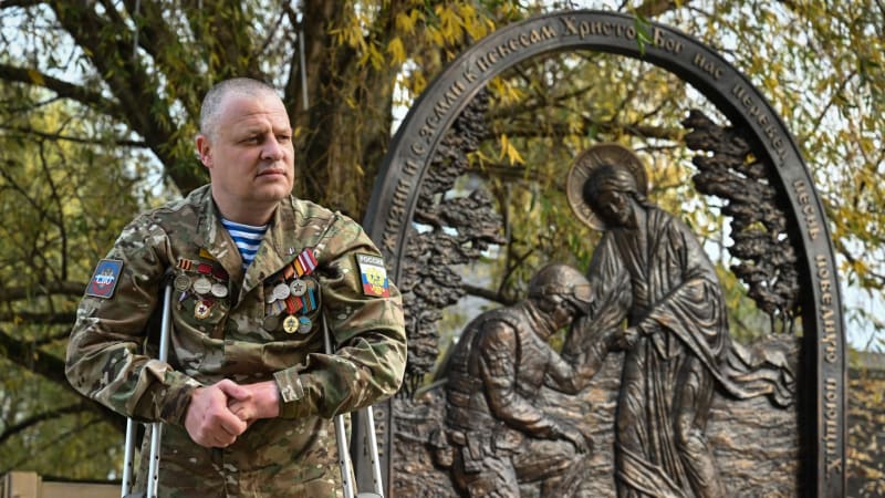Nechceš jít na smrt? Budeš trpět u stromu. Nová taktika stojí Rusy ...