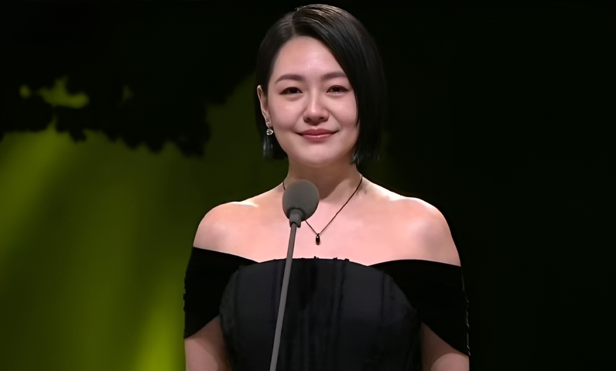 Từ Hy Đệ đeo vòng cổ làm từ tro cốt Từ Hy Viên