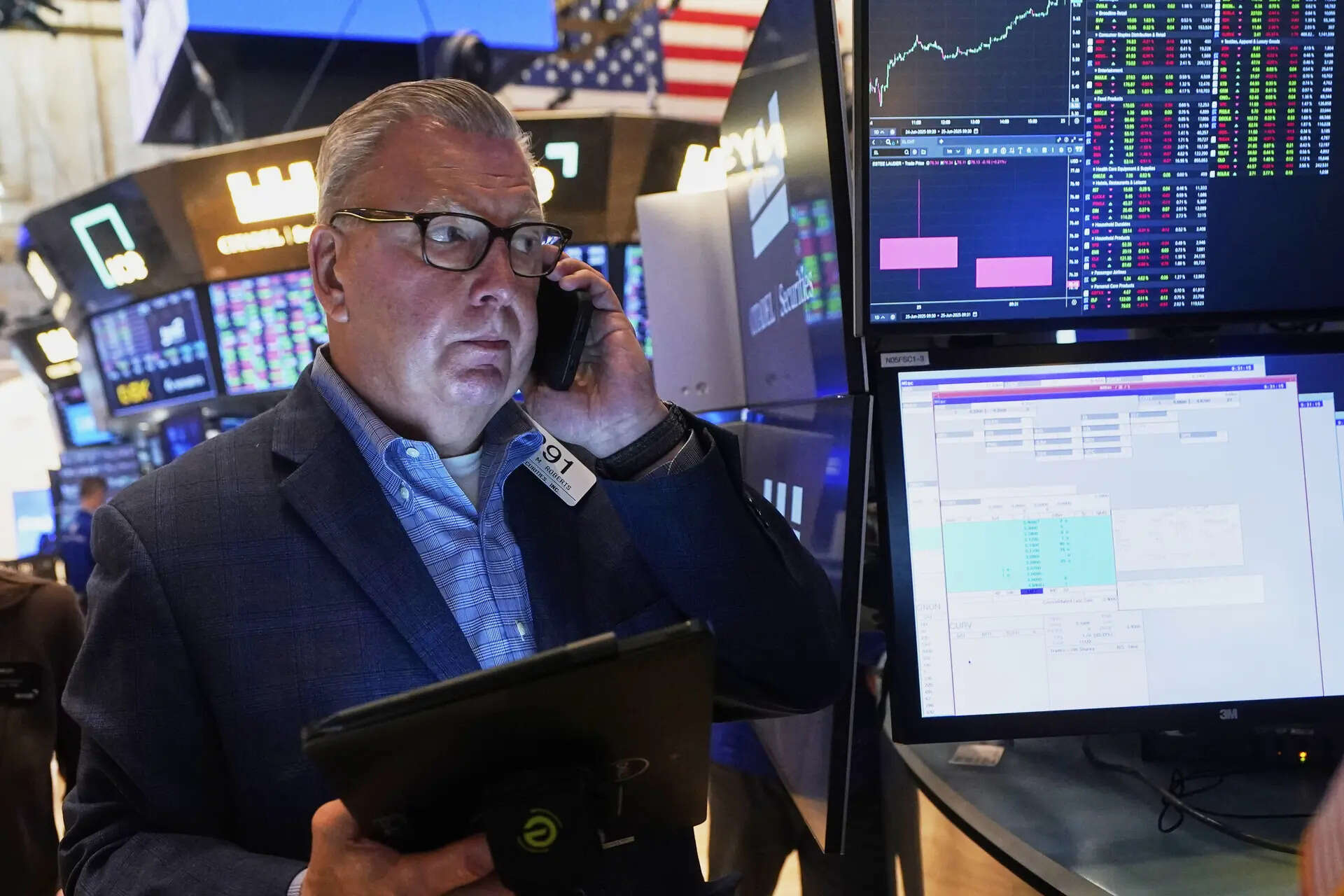 Wall Street ends higher as investors digest Trump trade comments