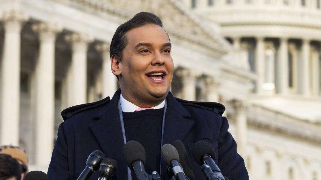 Trump perdoa George Santos e ordena que ex-parlamentar filho de ...