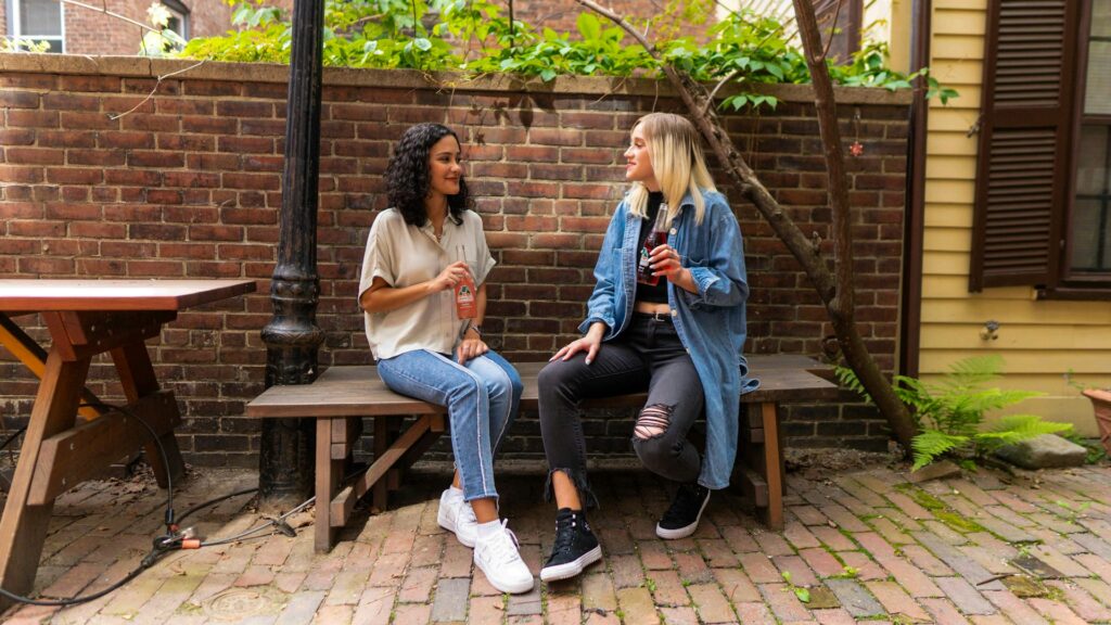 People Who Talk to Strangers Often Have These 15 Positive Traits