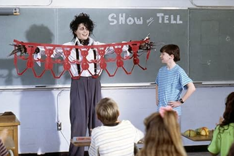 Sinopsis Edward Scissorhands: Cinta Tragis di Pinggiran Kota yang Menggugah Hati