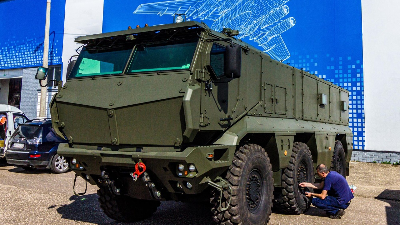 How a Military Truck Out-Innovated the Pentagon