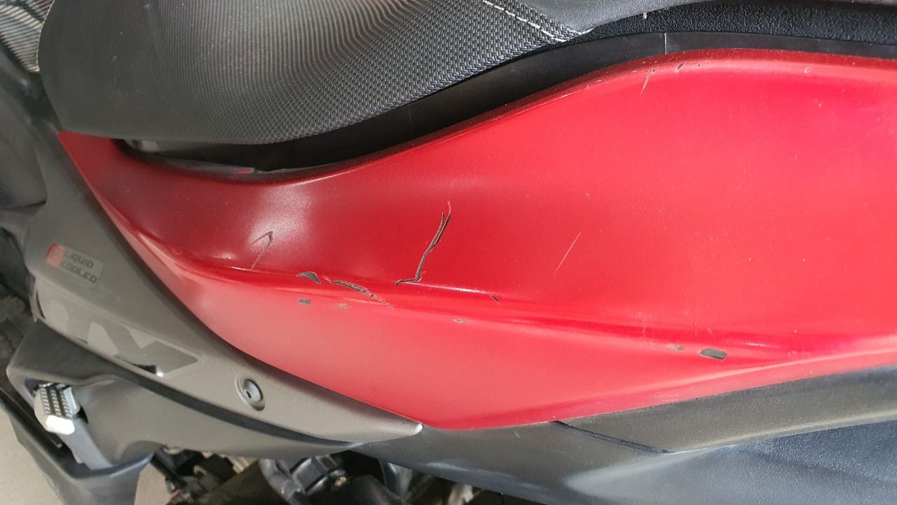 Dua Cara Bikin Mulus Bodi Motor Bekas Warna Doff yang Baret Dalam