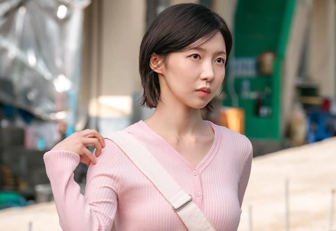 7 Bukti Hye Ji Tidak Bisa Hidup Tanpa Young Ran di Ms. Incognito