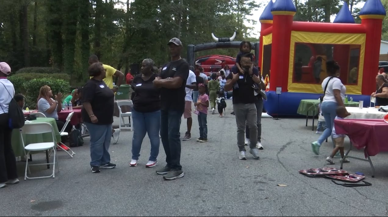 Keluarga Wilayah Southwest Atlanta Merayakan 75 Tahun Kehidupan Bersama