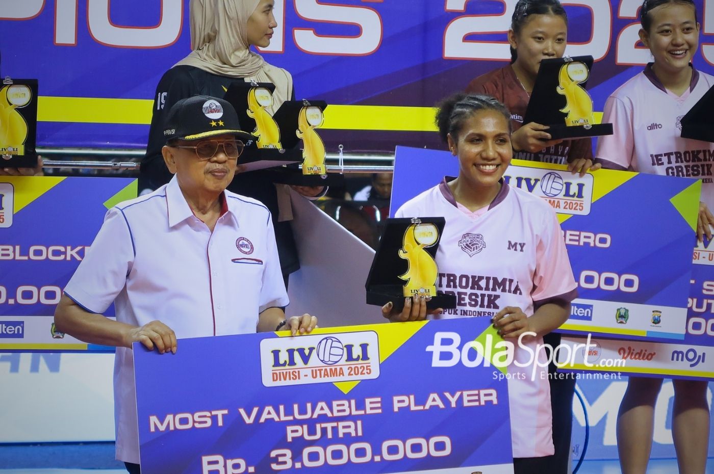 Daftar Penghargaan Livoli Divisi Utama 2025 - Medi Yoku Borong Hadiah, Megawati Tak Masuk Best 7