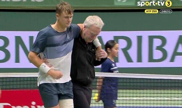 Holger Rune in tears after worrying injury confession to physio