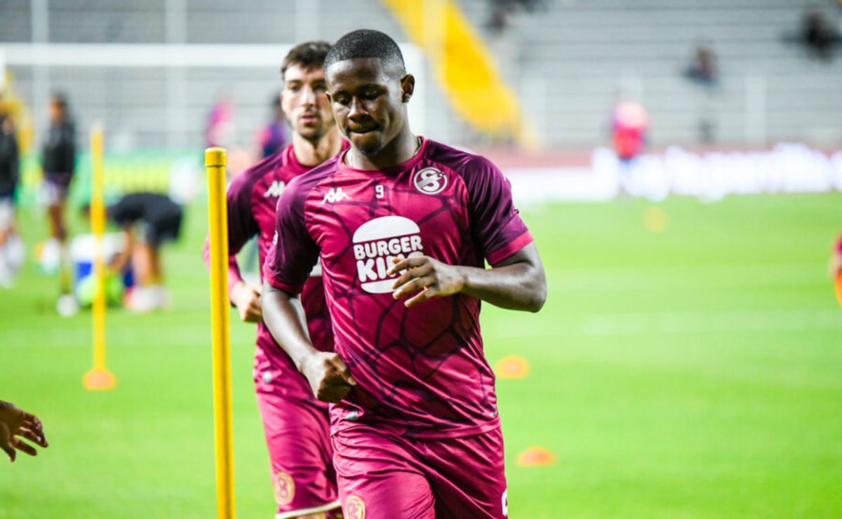 Gustavo Herrera recibe la oferta que lo aleja cada vez más de Saprissa y en  Panamá