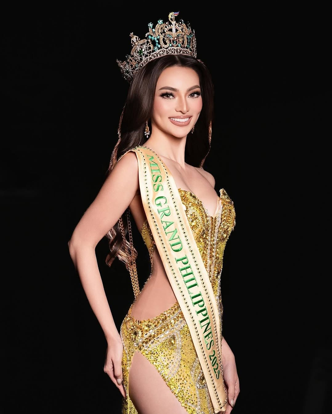 Sắc vóc quyến rũ của tân Hoa hậu Hòa bình Quốc tế