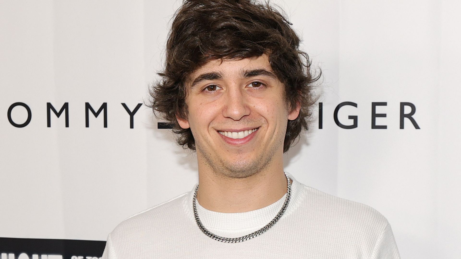 meet-snl-star-marcello-hern-ndez-s-architect-girlfriend-ana-amelia