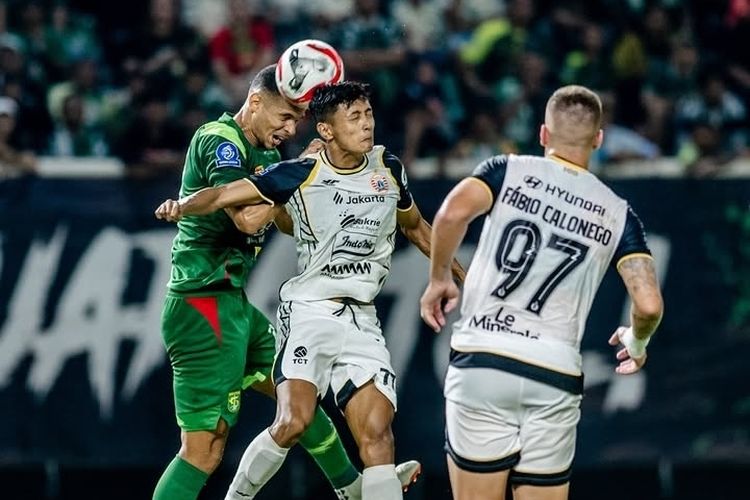 Panpel Persebaya Hebat! Kehadiran The Jakmania di GBT Jadi Simbol Perlawanan Kelas PSSI