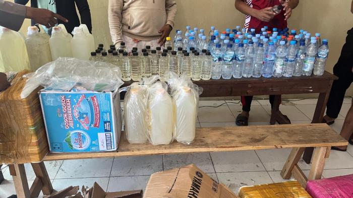 Kali Ini, Polisi Taliabu Gagalkan Penyelundupan Ratusan Botol Cap Tikus