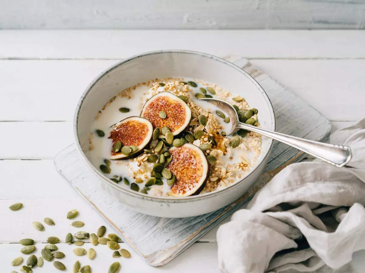 Fresh figs with curd and chia