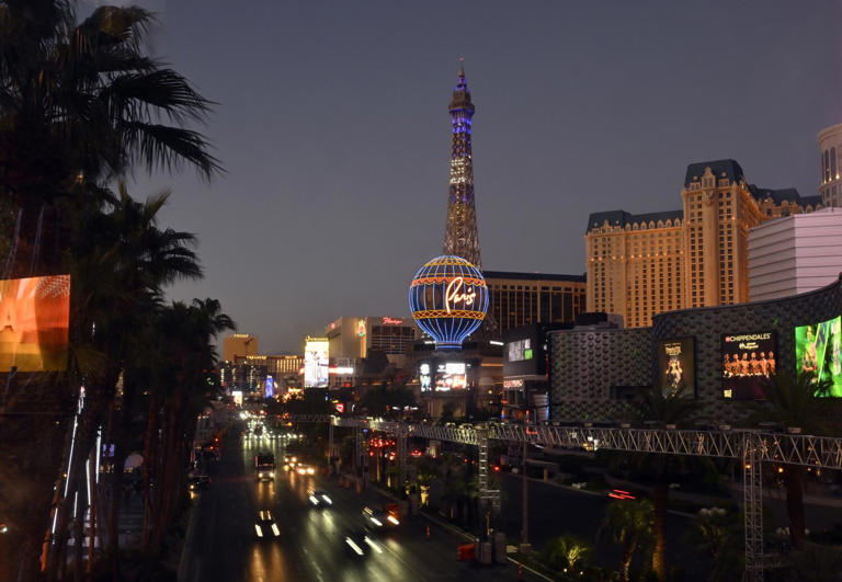 Over the last 12 months, Las Vegas has drawn fewer visitors and those who have come are spending less. ((David Becker / For The Times))