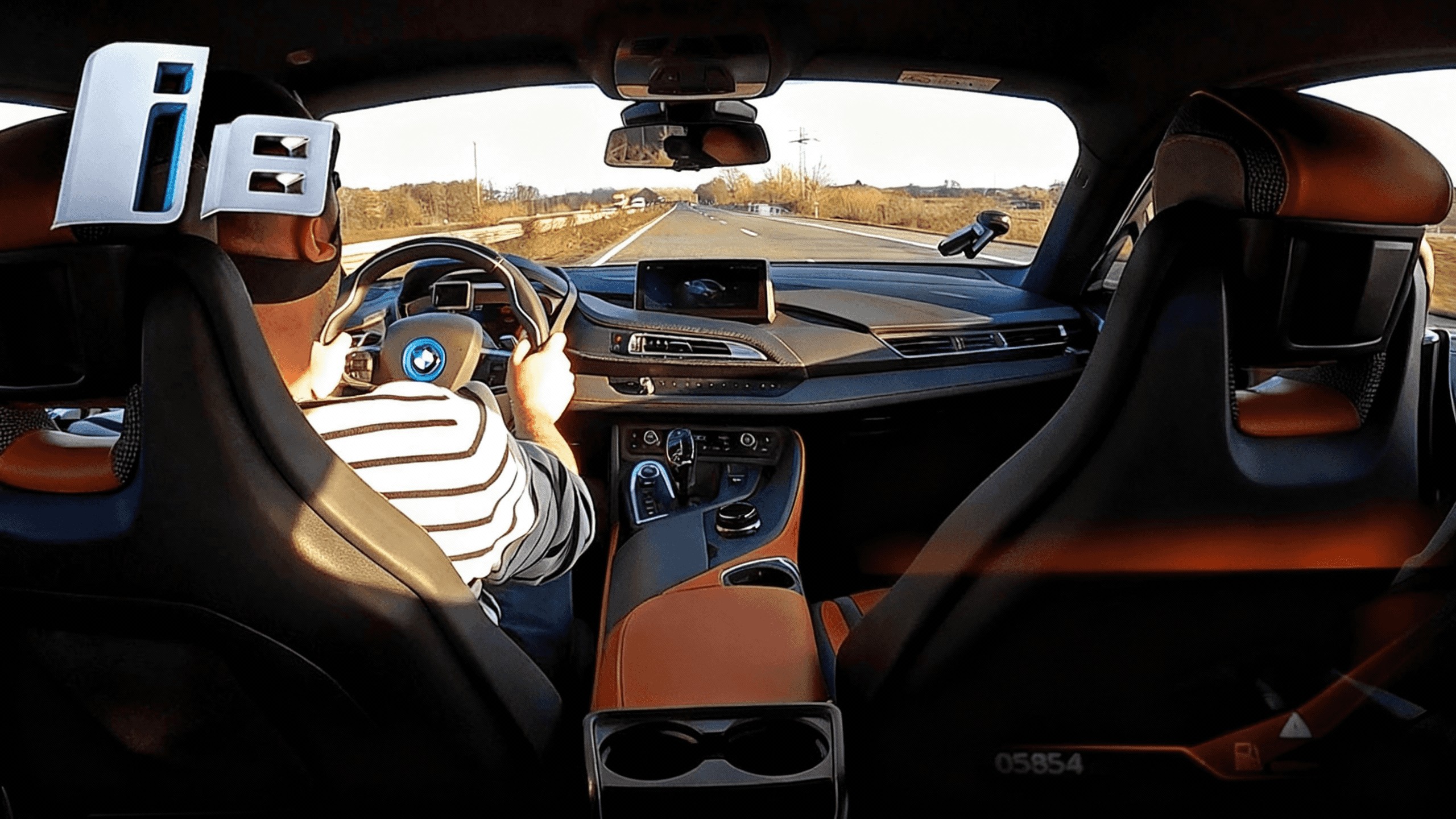 BMW i8 Launch & Top Speed Autobahn