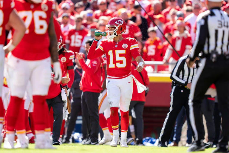 KANSAS CITY, MISSOURI – OCTOBER 19: Patrick Mahomes #15 of the Kansas City Chiefs takes a drink of Gatorade during an NFL football game against the Las Vegas Raiders at GEHA Field at Arrowhead Stadium on October 19, 2025 in Kansas City, Missouri. (Photo by Michael Owens/Getty Images)