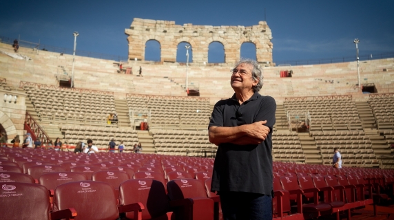 Carlo Rovelli: «Vi spiego perché tutte le cose sono uguali (e perché i ...