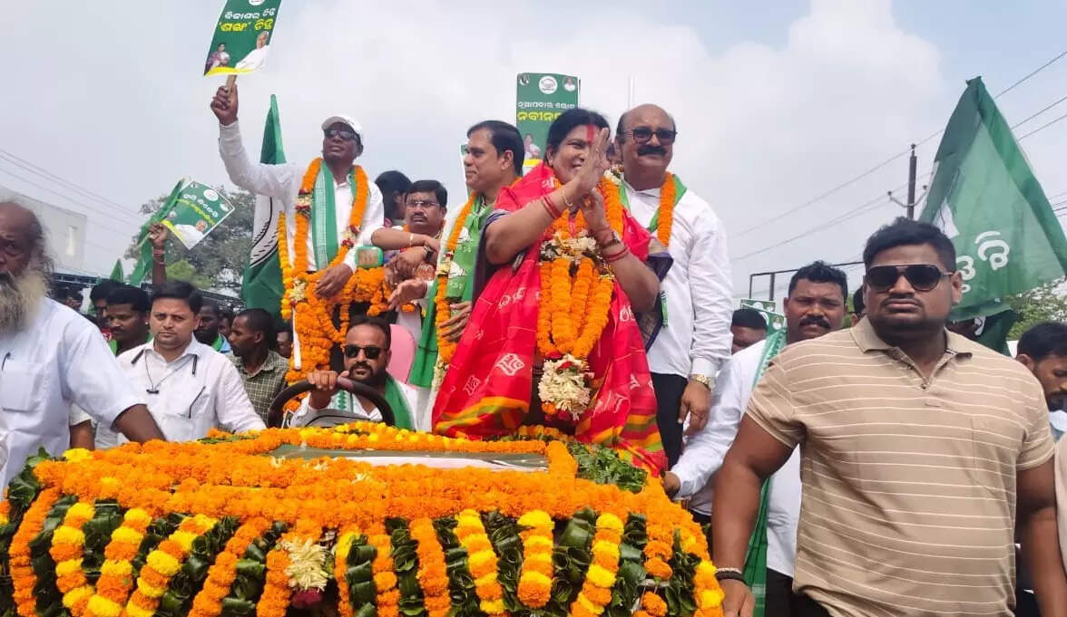 BJD padyatra & rally in Nuapada for party candidate Chhuria