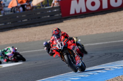 Race 2 WSBK Jerez: Bulega Kunci Treble, Razgatlioglu Juara Dunia