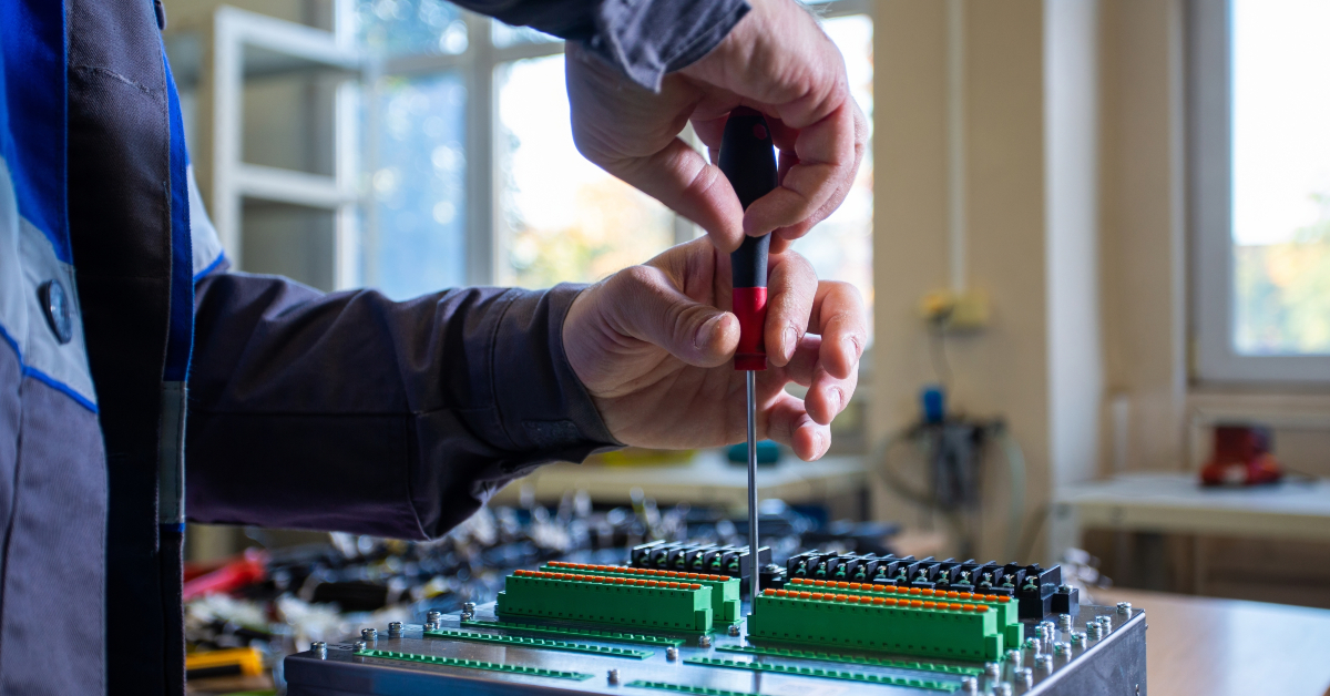 11 Jobs That Pay at Least $70,000 a Year (No 4-Year Degree Needed)