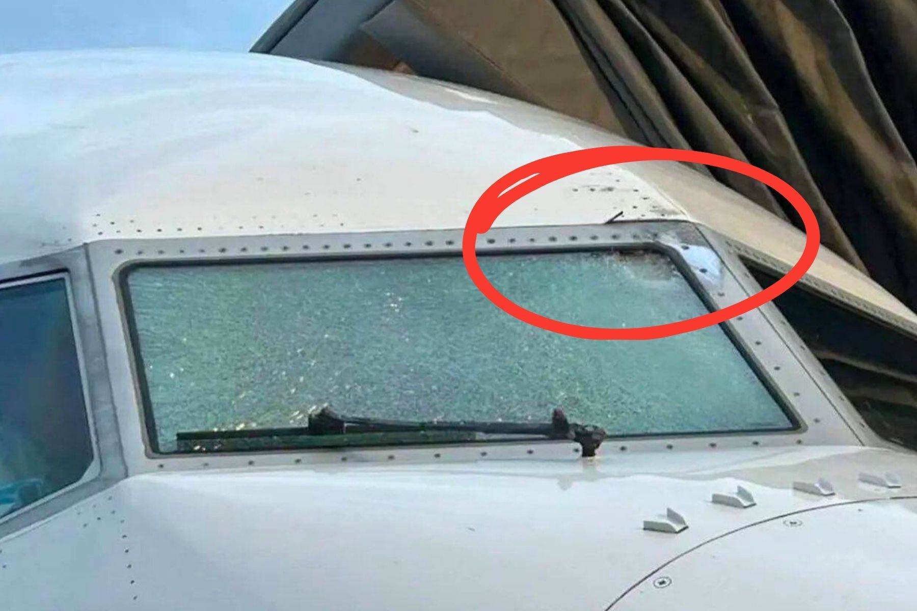 Kaca Kokpit Retak, Pesawat United Airlines 737 MAX Darurat Mendarat di Utah