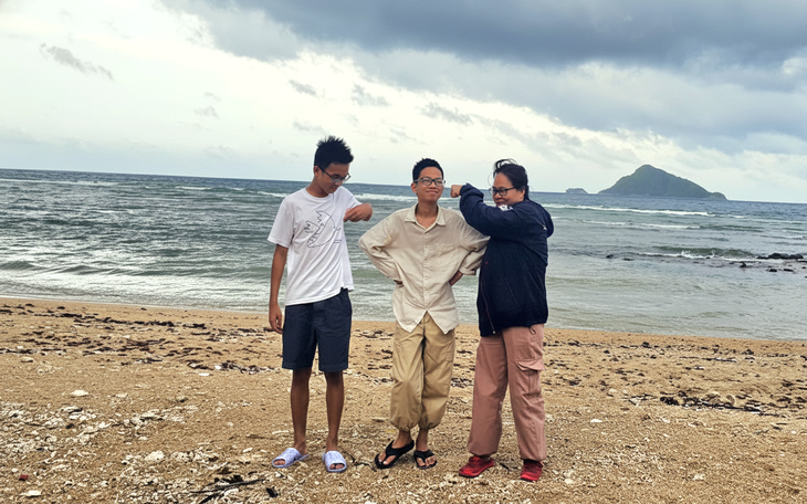 Làm thế nào cho con tuổi thơ hạnh phúc? - Kỳ 3: Cùng con ra đảo sống thiếu thốn mà vui